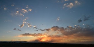 panoramic-sunset-colored-by-wildfire-smoke-2012-06-13-featured